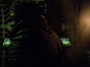 extant_StarTrek_VOY_5x21-Juggernaut_03133.jpg