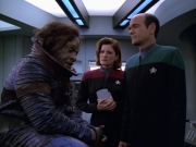 extant_StarTrek_VOY_5x21-Juggernaut_03679.jpg