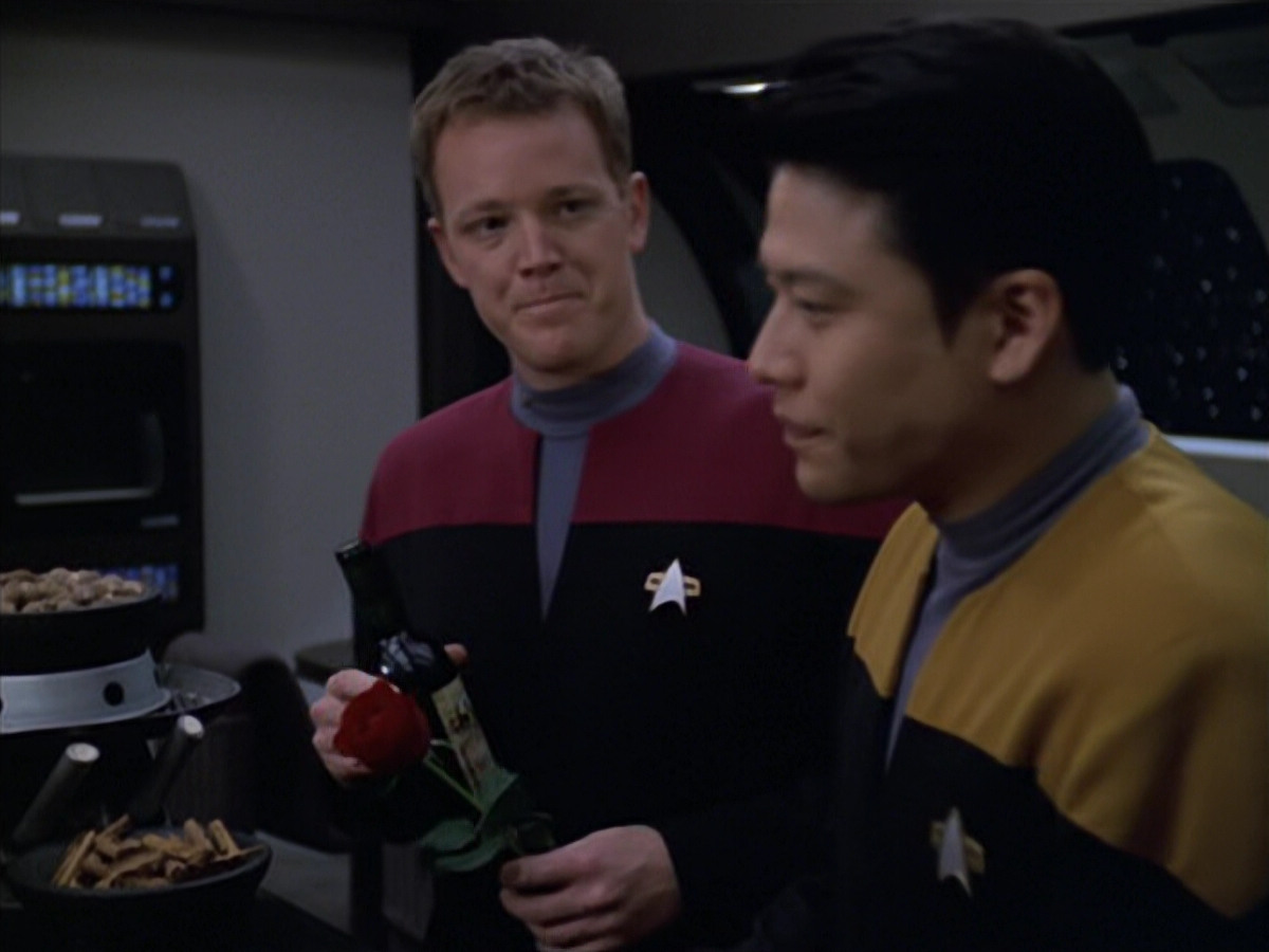 extant_StarTrek_VOY_5x25-Warhead_00107.jpg
