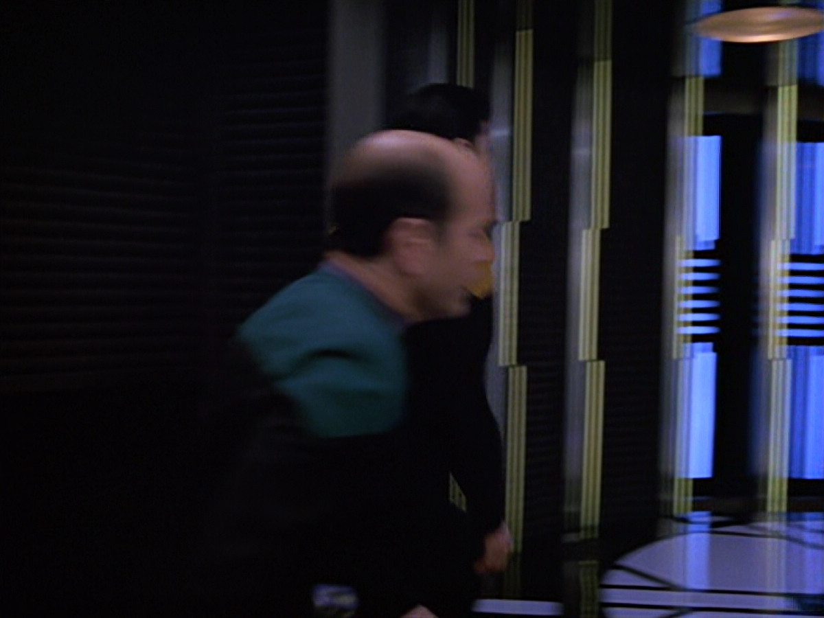 extant_StarTrek_VOY_5x25-Warhead_00330.jpg