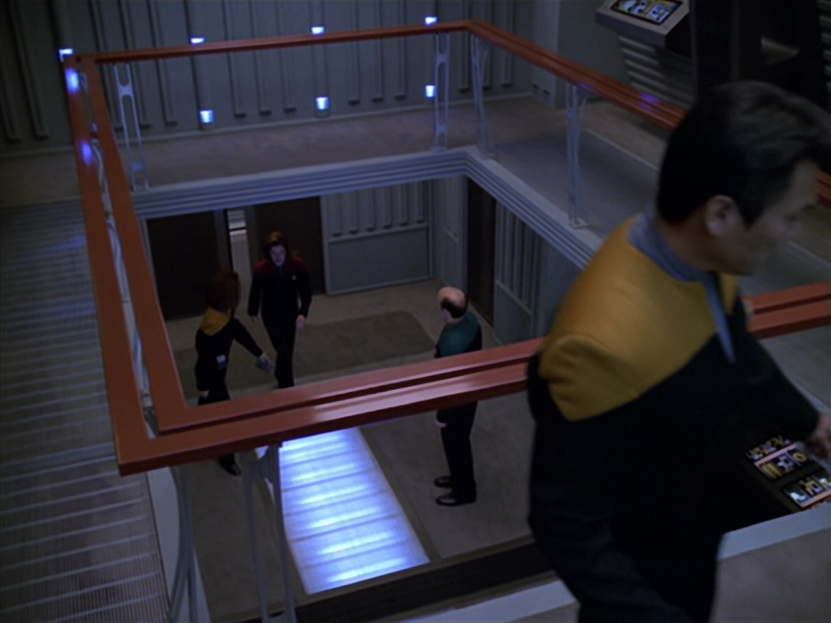 extant_StarTrek_VOY_5x25-Warhead_00771.jpg