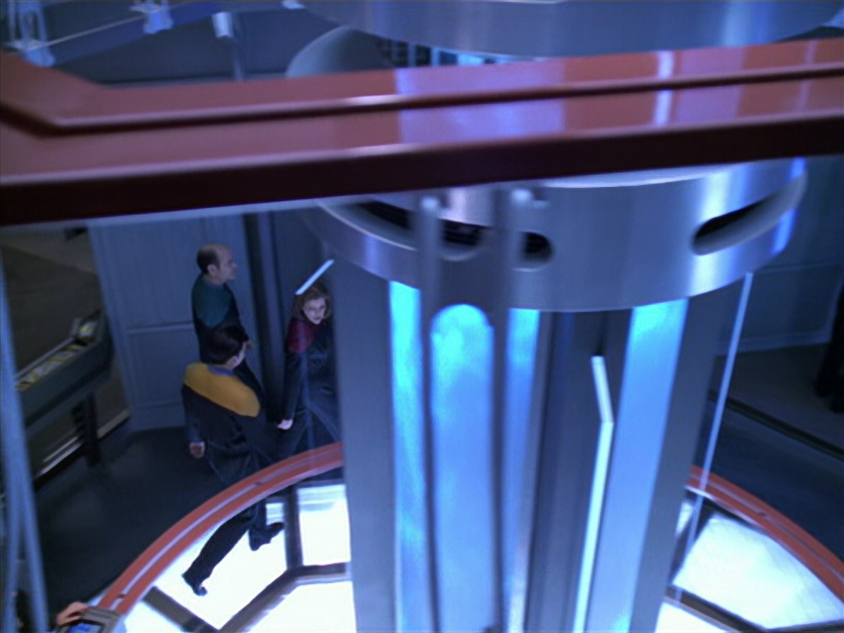 extant_StarTrek_VOY_5x25-Warhead_00783.jpg