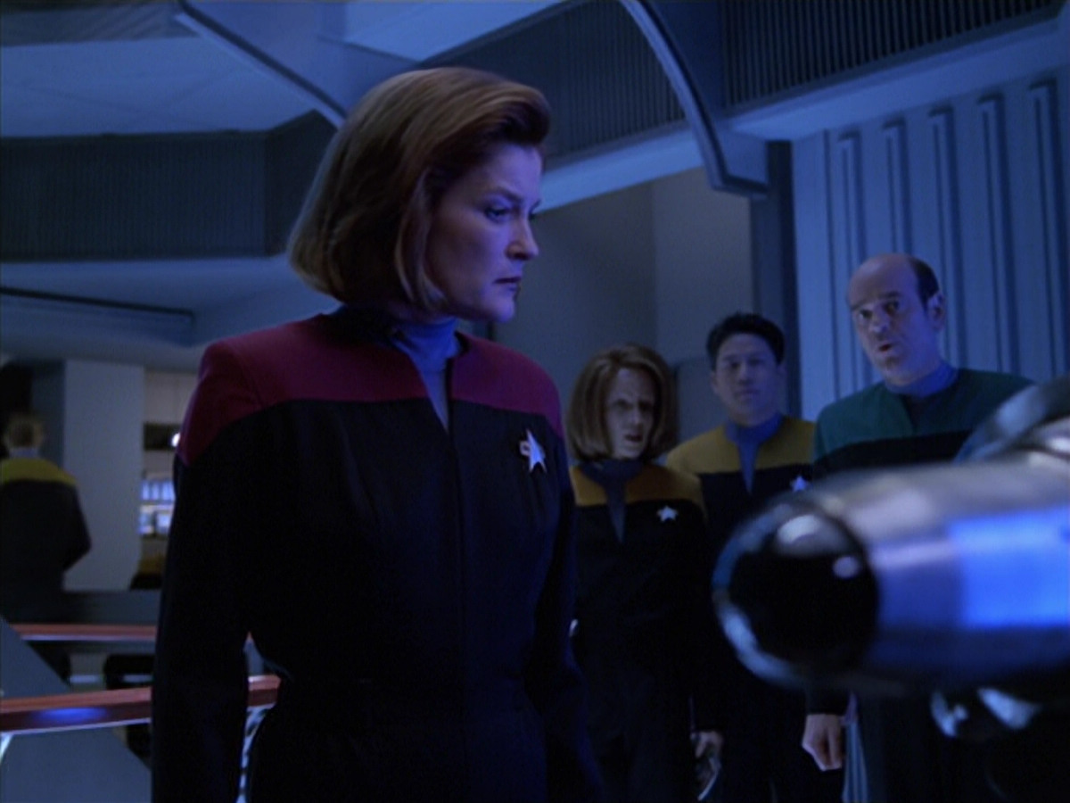 extant_StarTrek_VOY_5x25-Warhead_00794.jpg