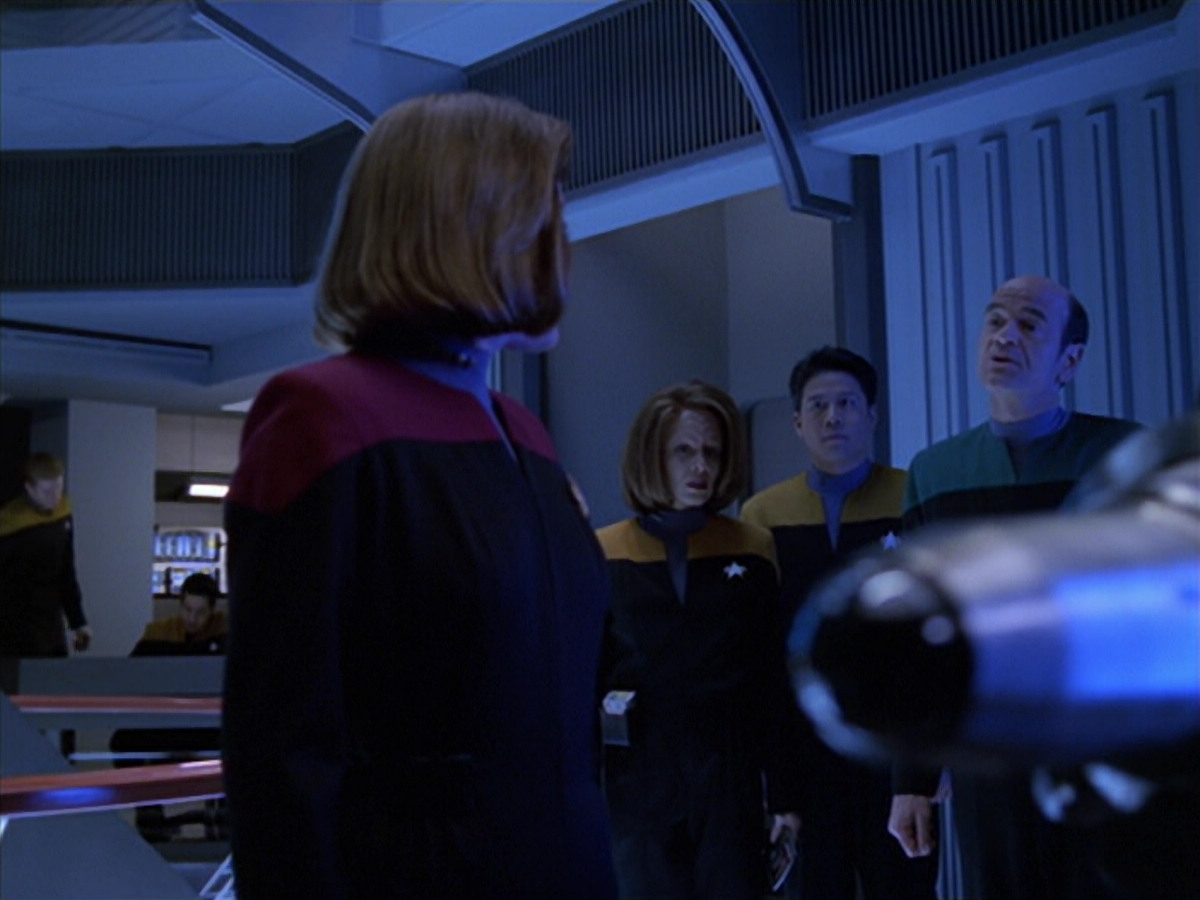 extant_StarTrek_VOY_5x25-Warhead_00798.jpg