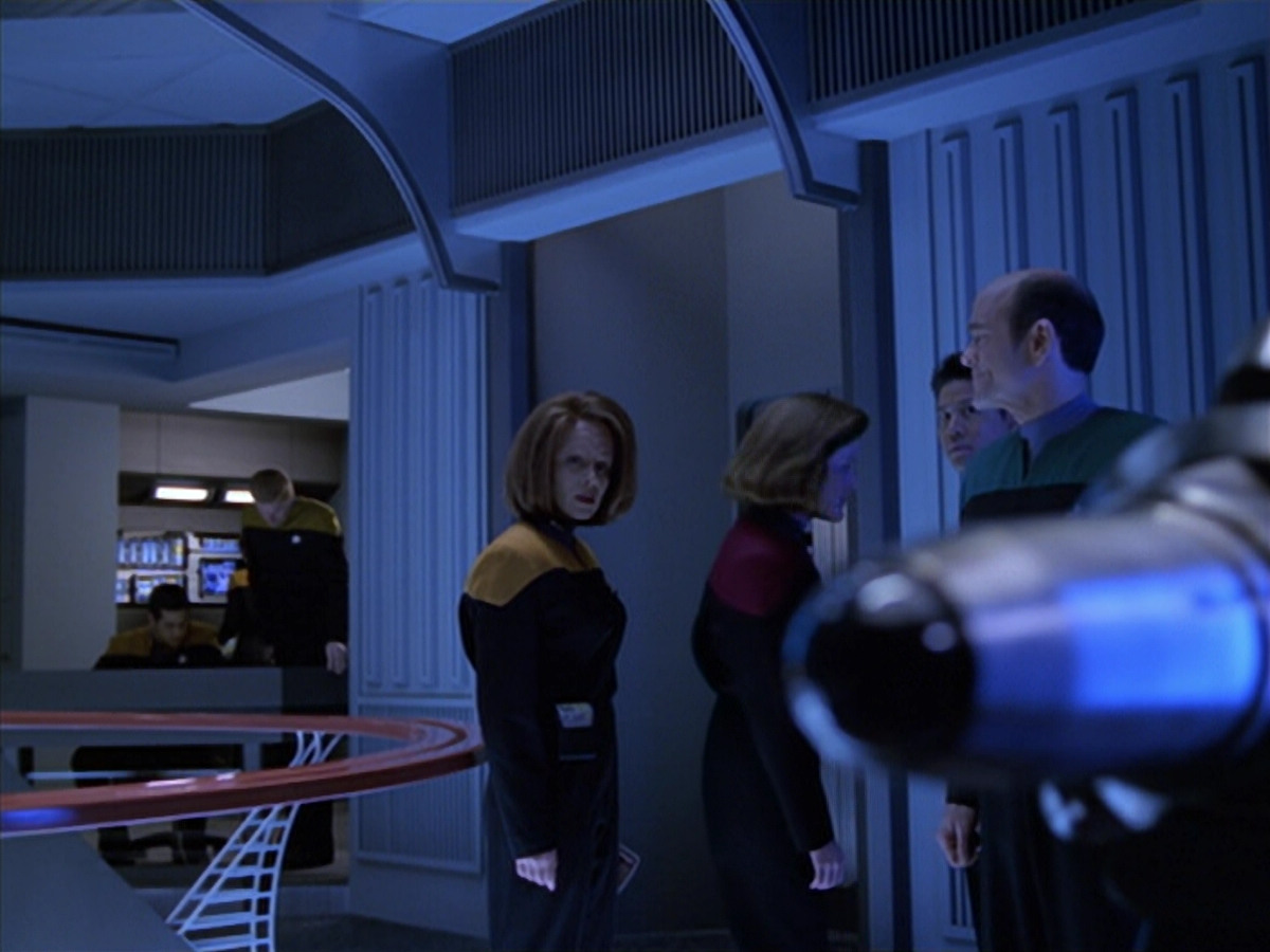 extant_StarTrek_VOY_5x25-Warhead_00810.jpg