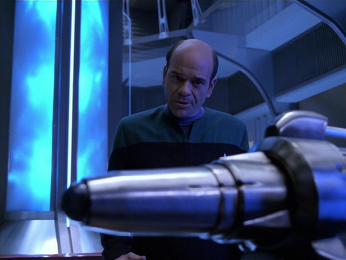 extant_StarTrek_VOY_5x25-Warhead_00834.jpg