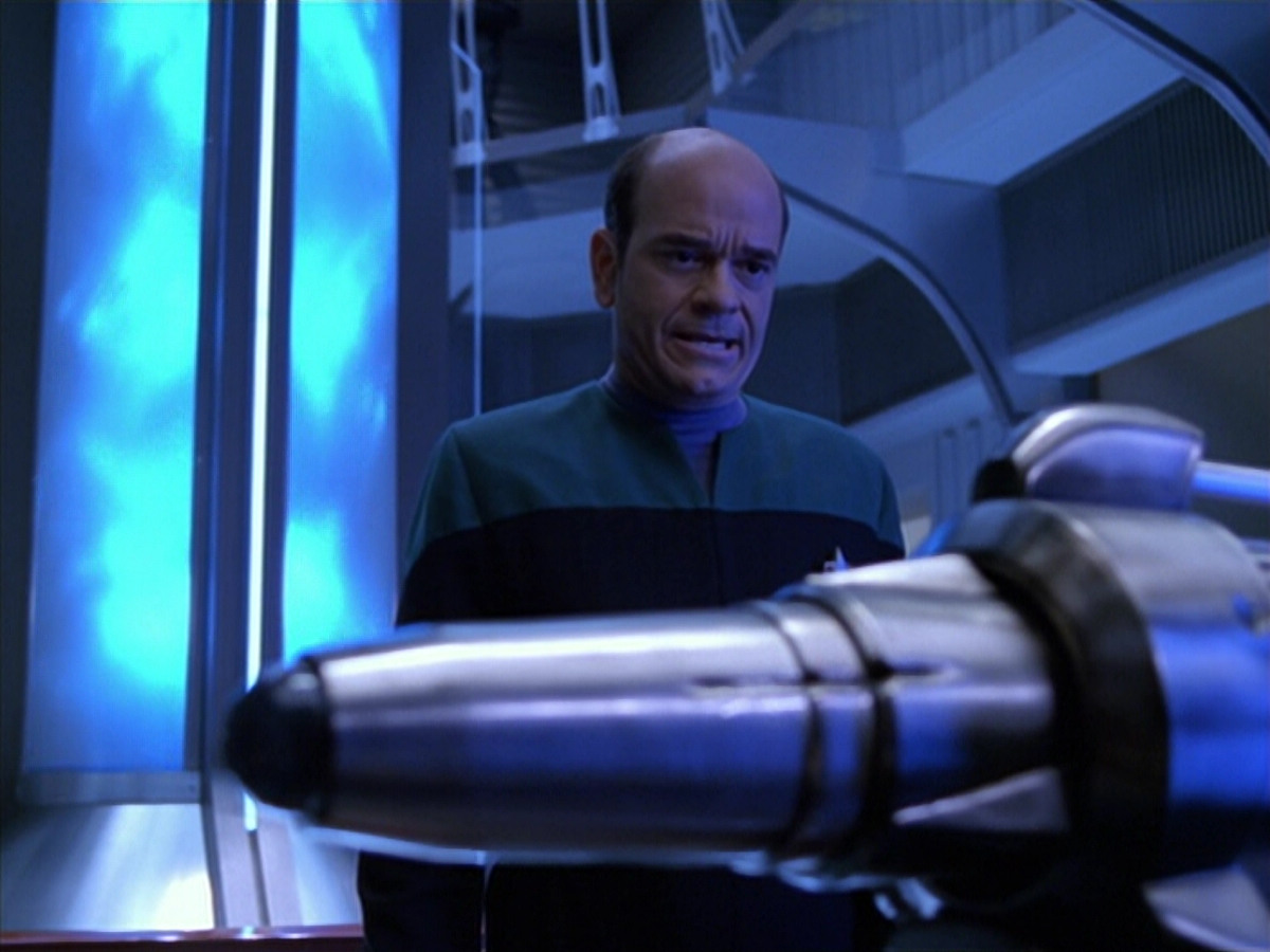 extant_StarTrek_VOY_5x25-Warhead_00839.jpg