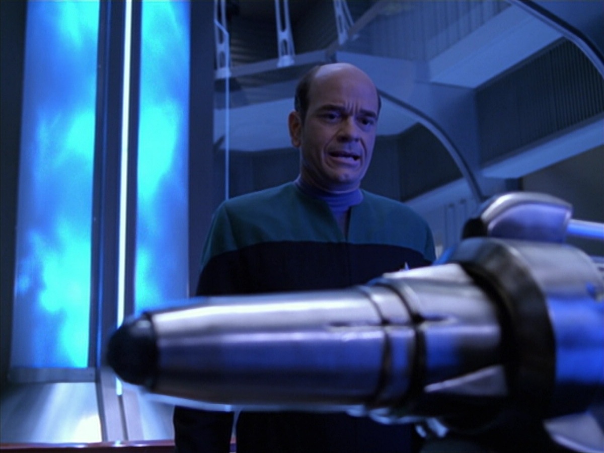 extant_StarTrek_VOY_5x25-Warhead_00840.jpg