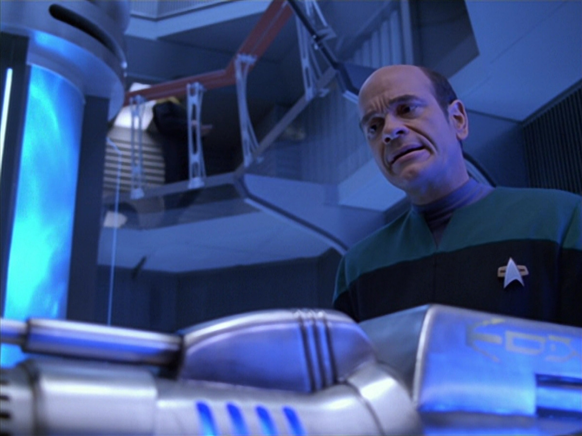 extant_StarTrek_VOY_5x25-Warhead_00897.jpg