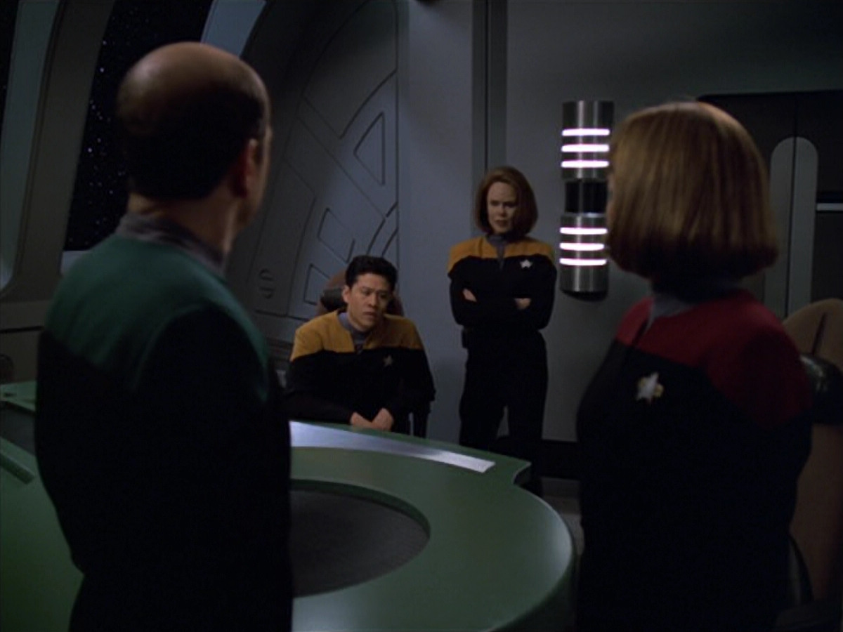 extant_StarTrek_VOY_5x25-Warhead_00999.jpg