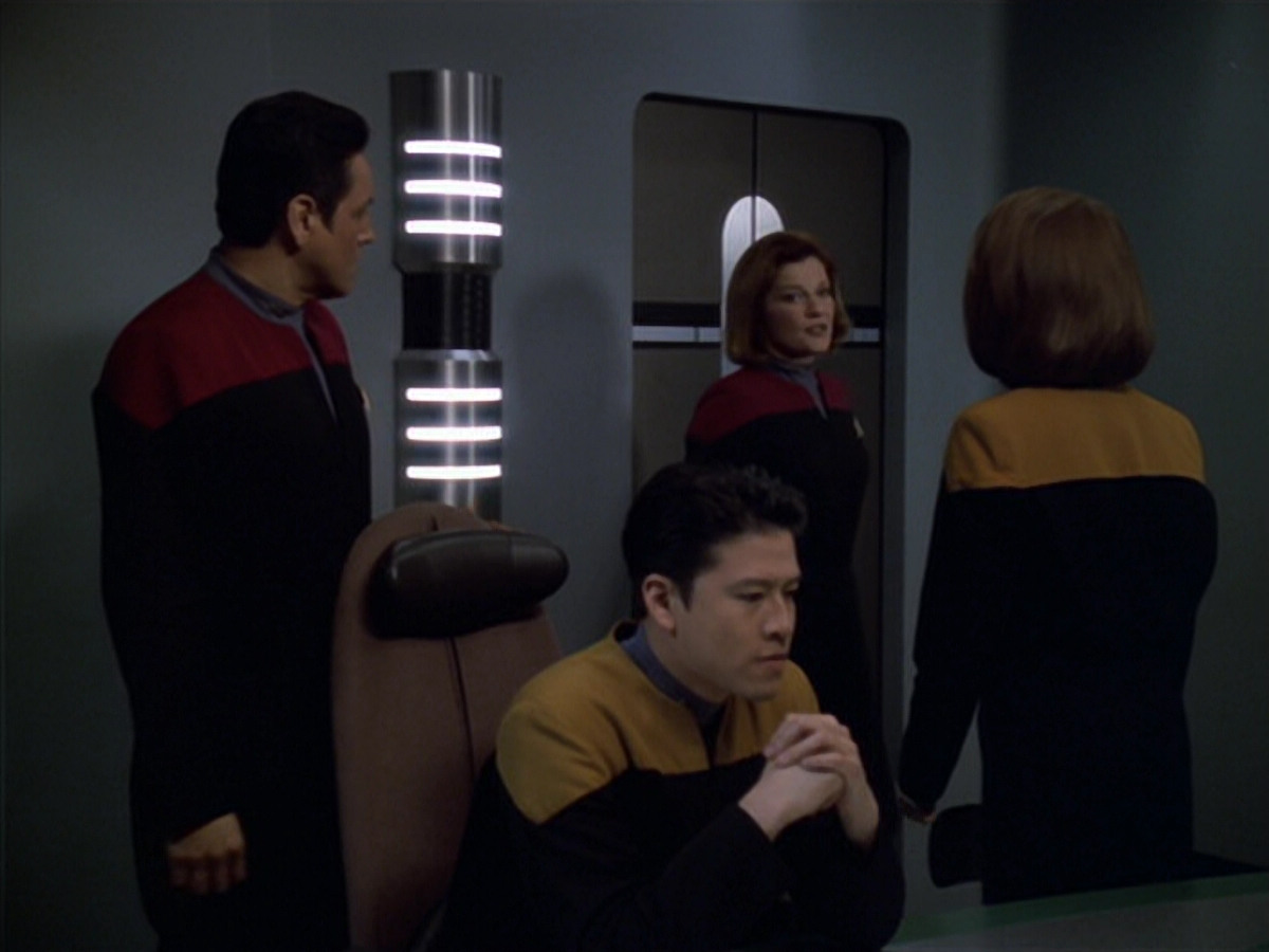 extant_StarTrek_VOY_5x25-Warhead_01086.jpg