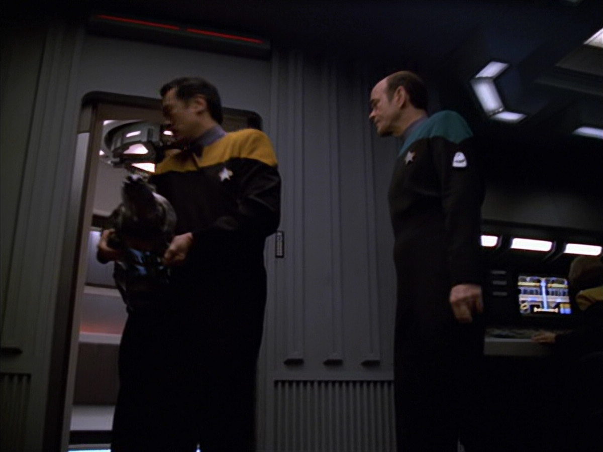 extant_StarTrek_VOY_5x25-Warhead_01112.jpg