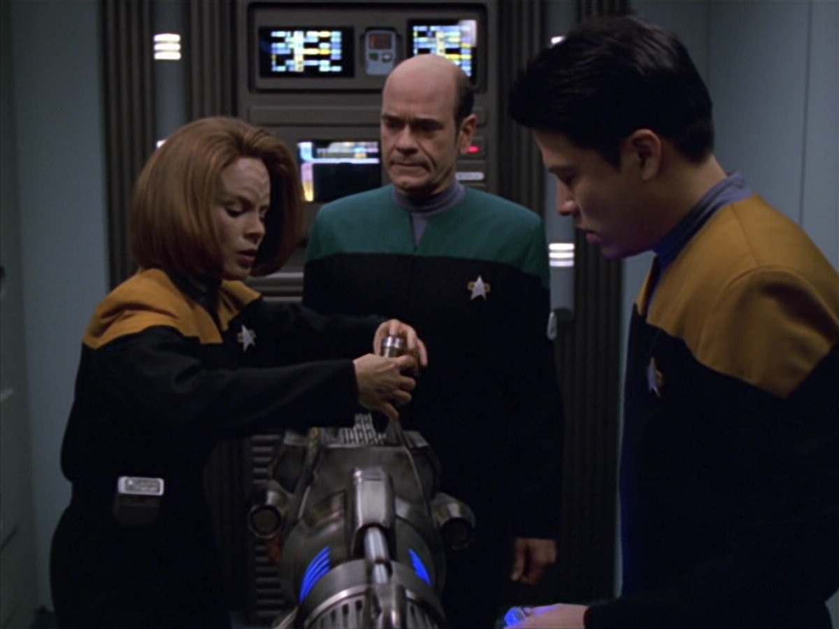extant_StarTrek_VOY_5x25-Warhead_01166.jpg