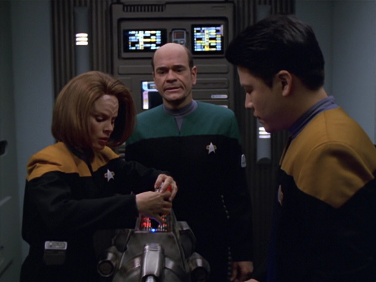 extant_StarTrek_VOY_5x25-Warhead_01175.jpg