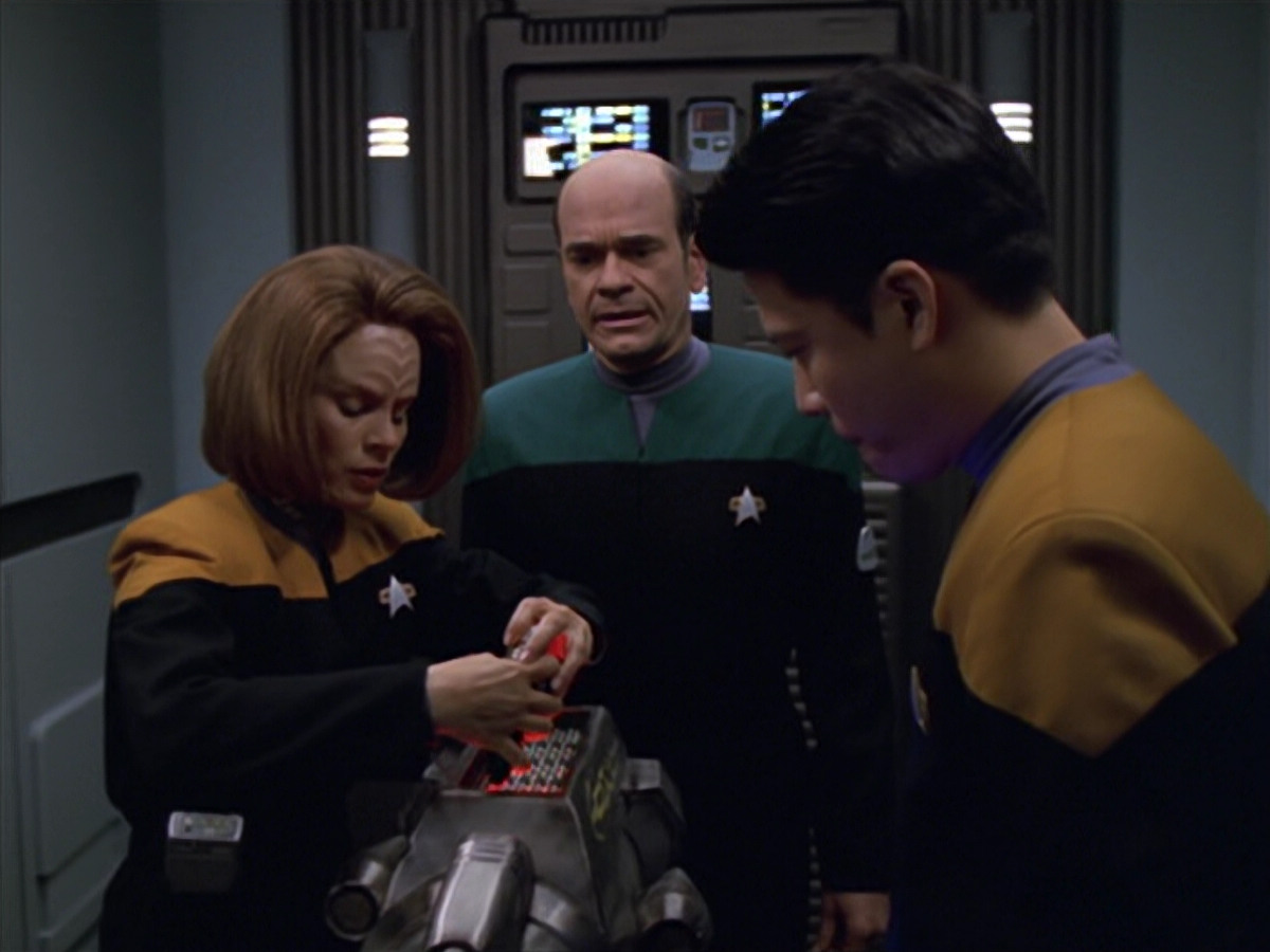 extant_StarTrek_VOY_5x25-Warhead_01177.jpg