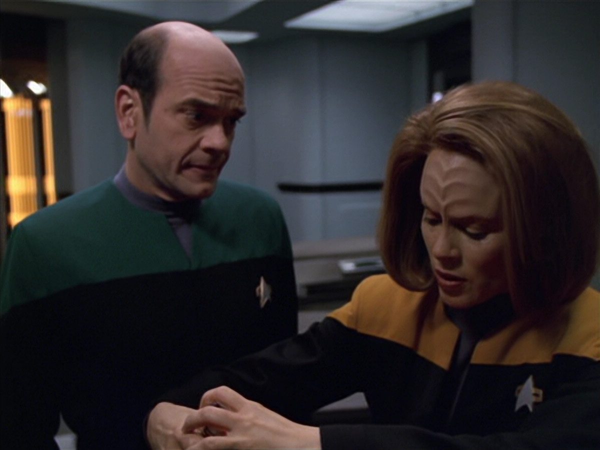 extant_StarTrek_VOY_5x25-Warhead_01190.jpg