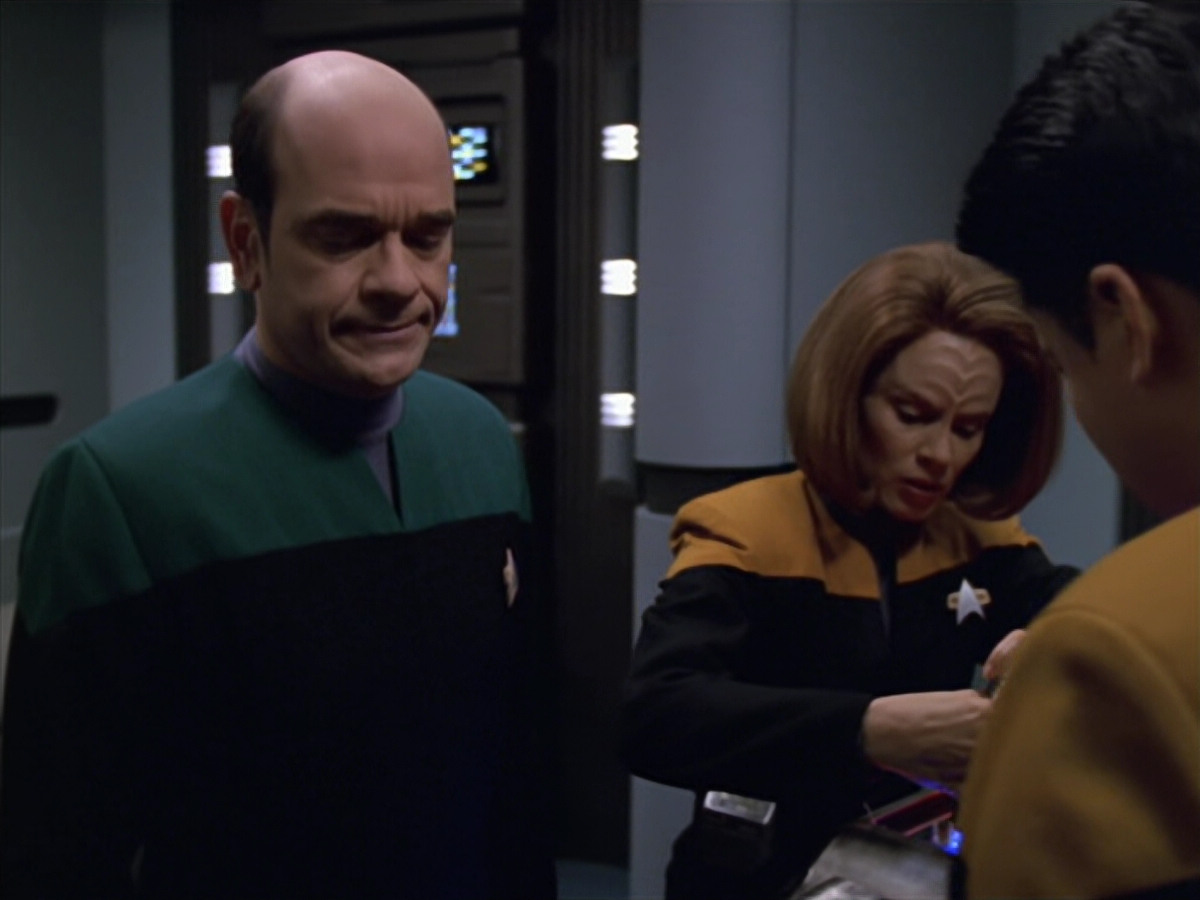 extant_StarTrek_VOY_5x25-Warhead_01198.jpg