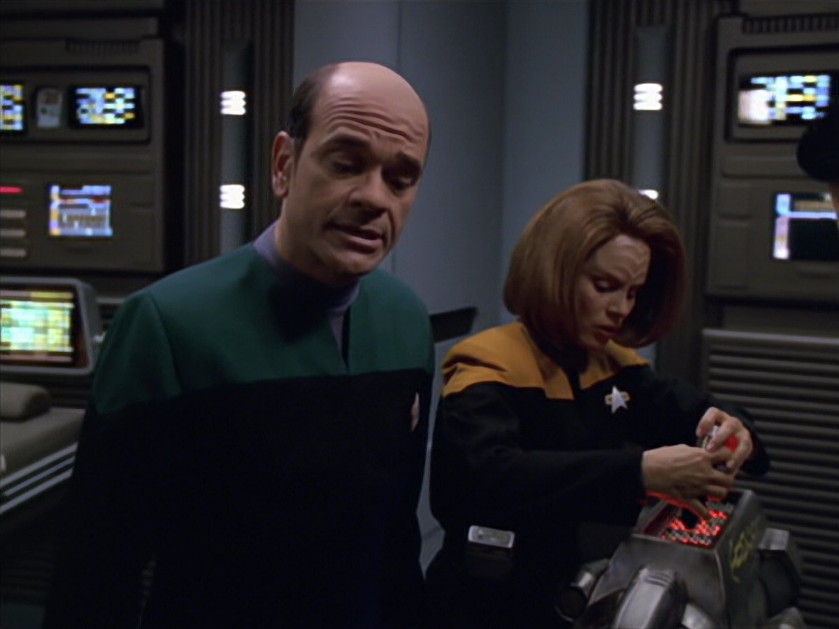 extant_StarTrek_VOY_5x25-Warhead_01200.jpg