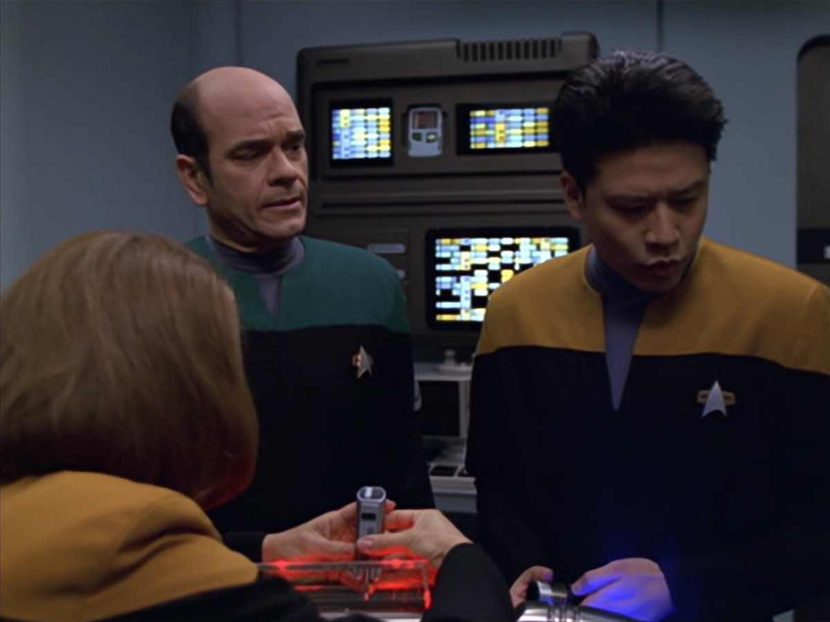 extant_StarTrek_VOY_5x25-Warhead_01230.jpg