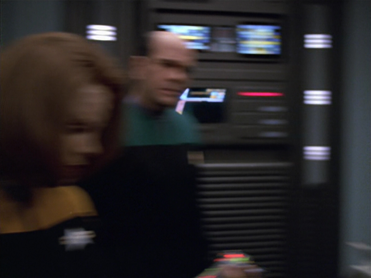 extant_StarTrek_VOY_5x25-Warhead_01257.jpg