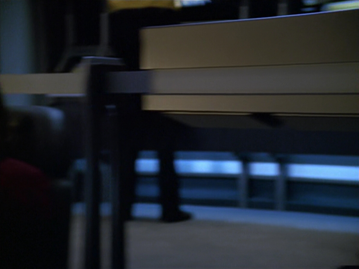 extant_StarTrek_VOY_5x25-Warhead_01264.jpg