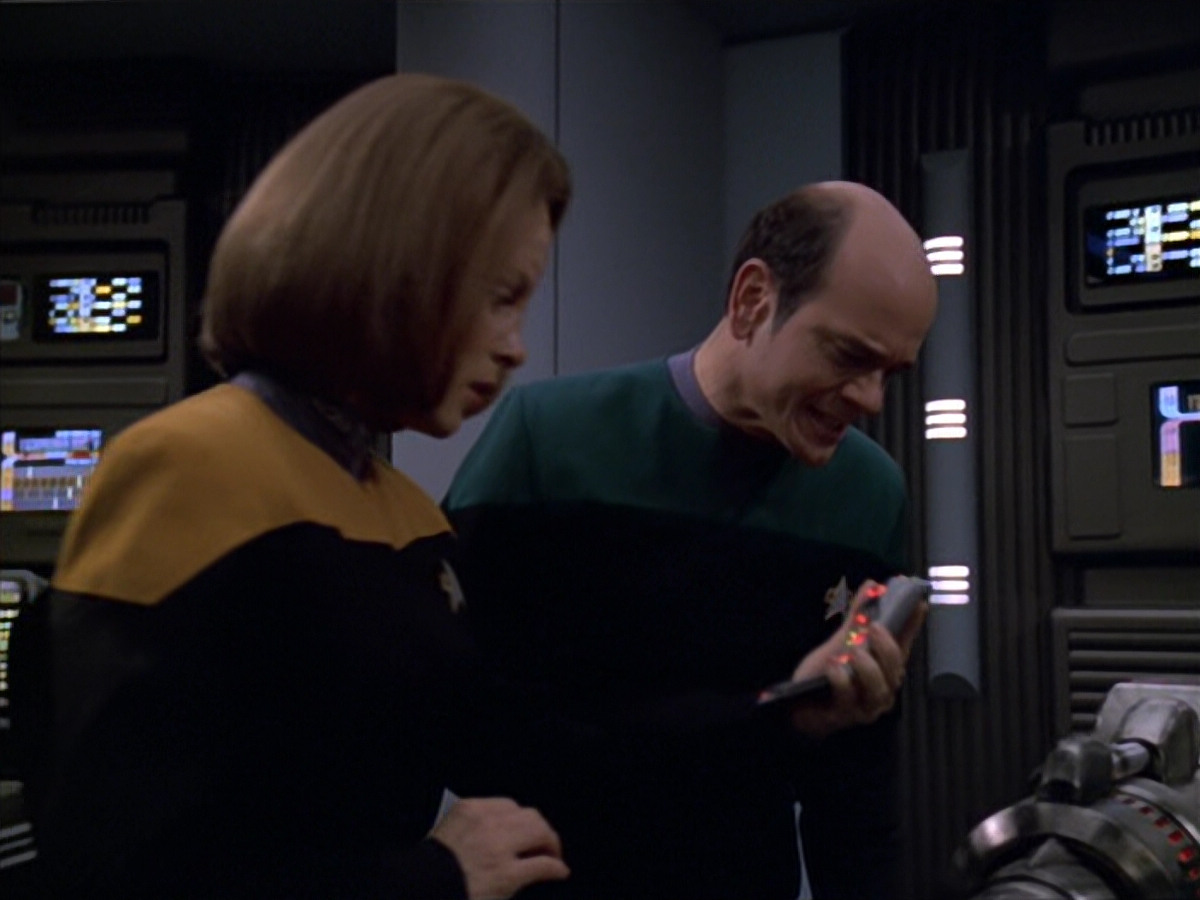 extant_StarTrek_VOY_5x25-Warhead_01269.jpg