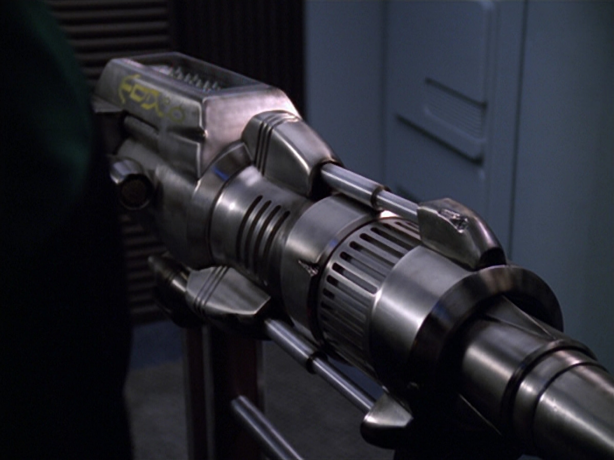 extant_StarTrek_VOY_5x25-Warhead_01303.jpg