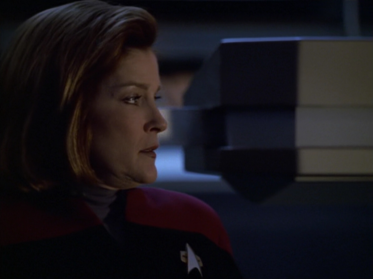 extant_StarTrek_VOY_5x25-Warhead_01310.jpg