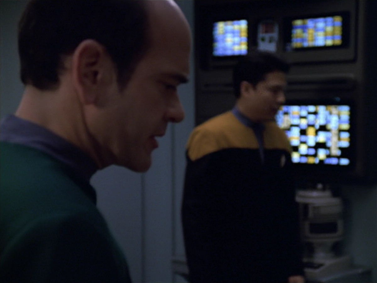extant_StarTrek_VOY_5x25-Warhead_01315.jpg