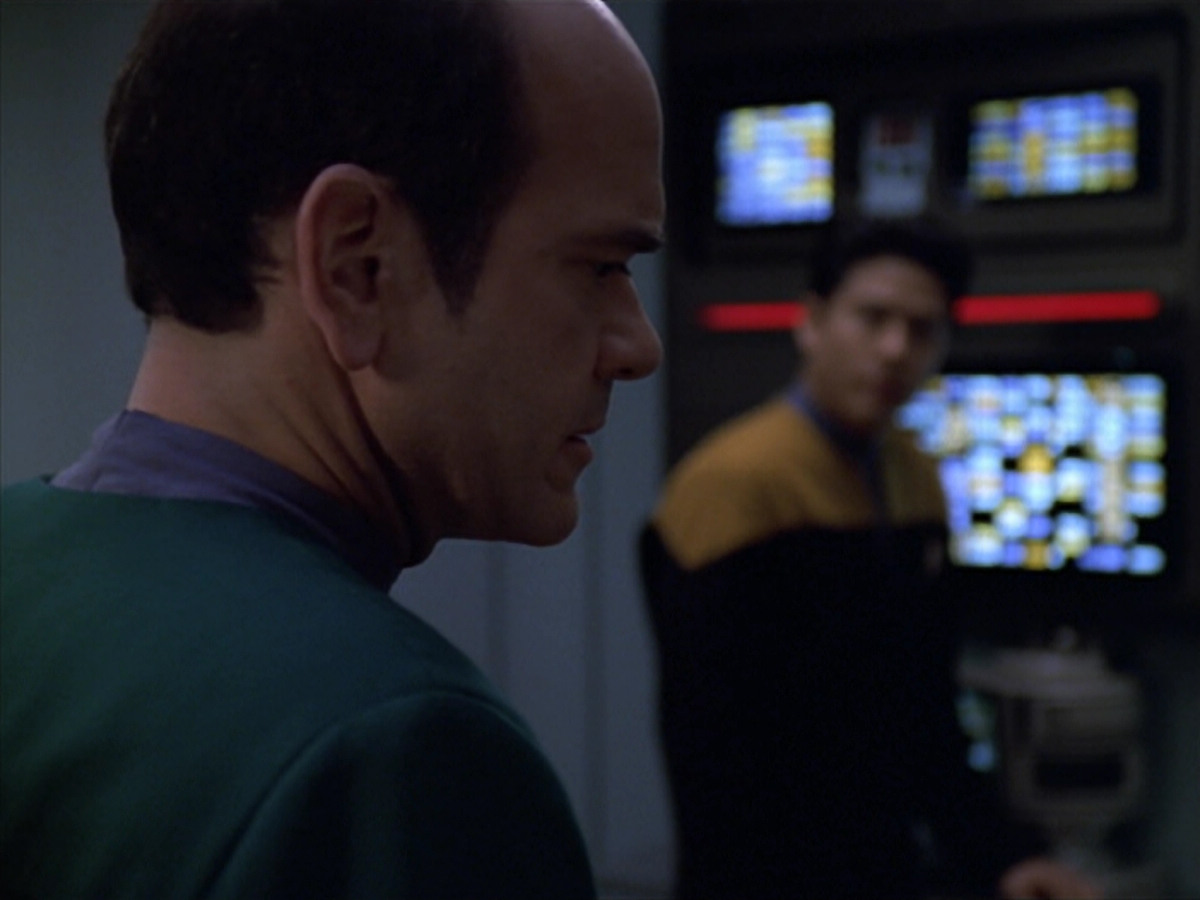 extant_StarTrek_VOY_5x25-Warhead_01325.jpg