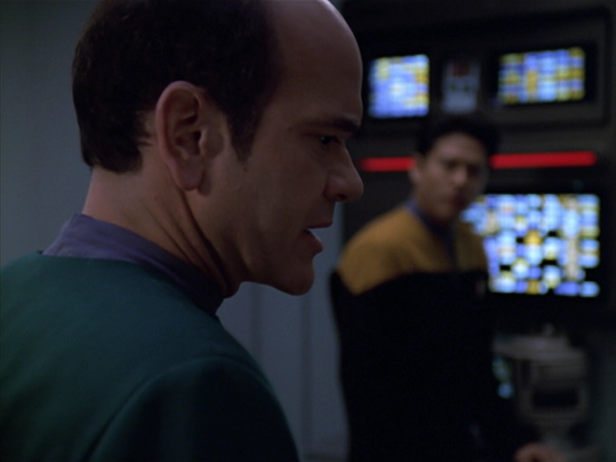 extant_StarTrek_VOY_5x25-Warhead_01326.jpg