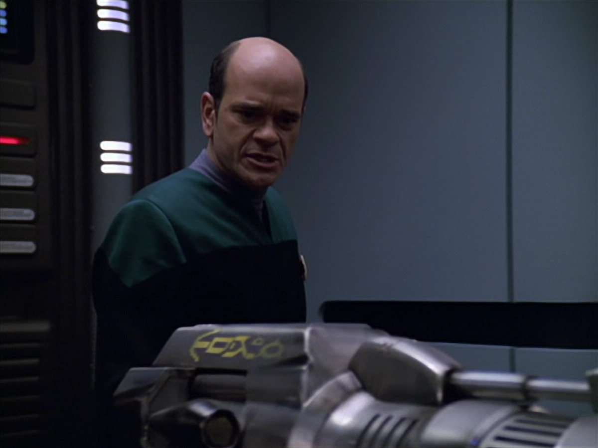extant_StarTrek_VOY_5x25-Warhead_01360.jpg
