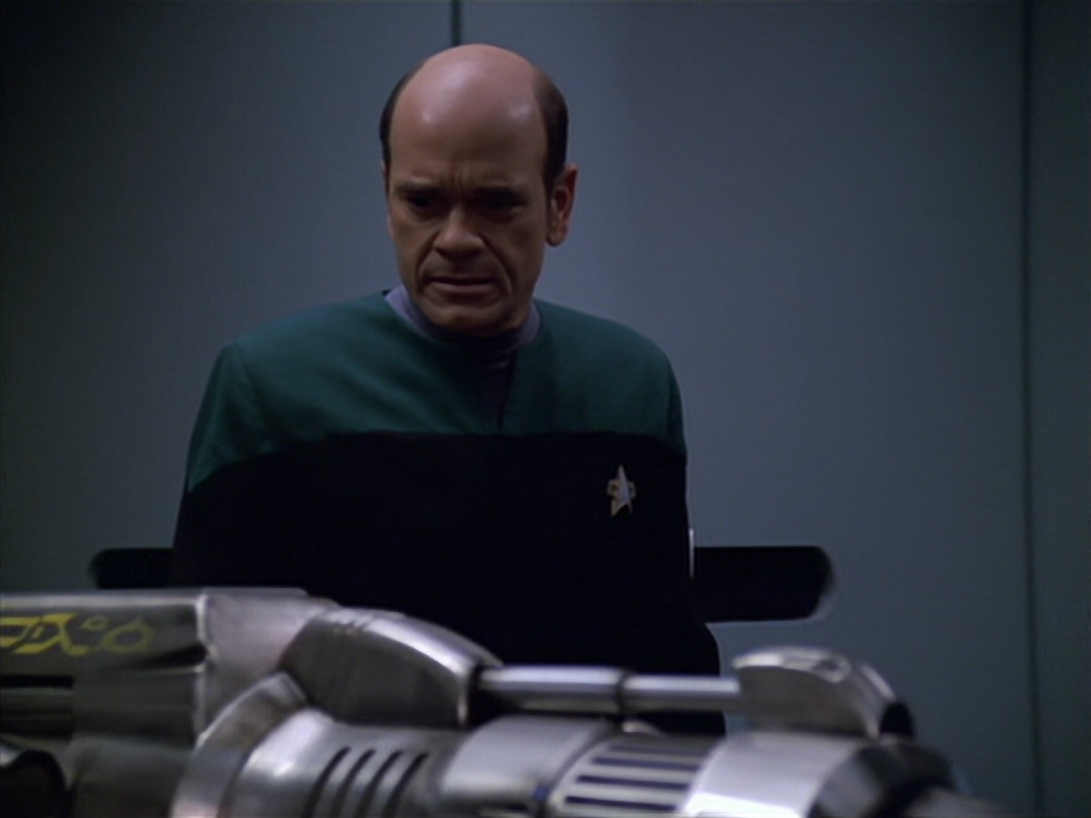 extant_StarTrek_VOY_5x25-Warhead_01363.jpg