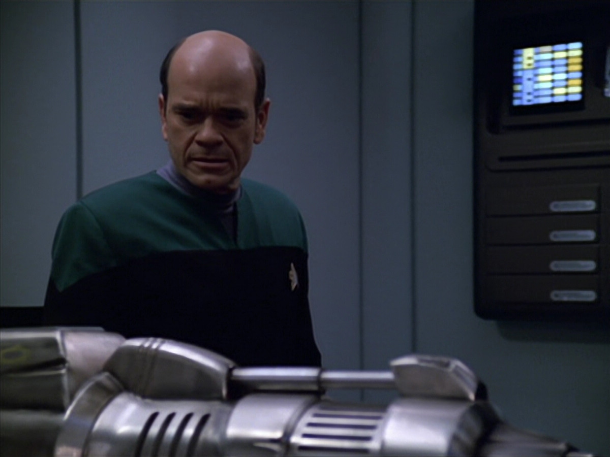extant_StarTrek_VOY_5x25-Warhead_01365.jpg