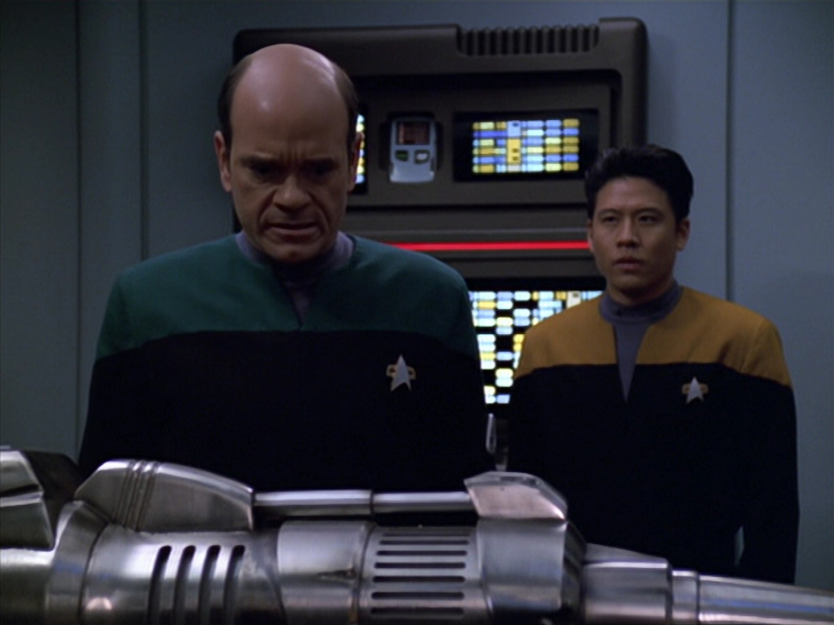 extant_StarTrek_VOY_5x25-Warhead_01386.jpg