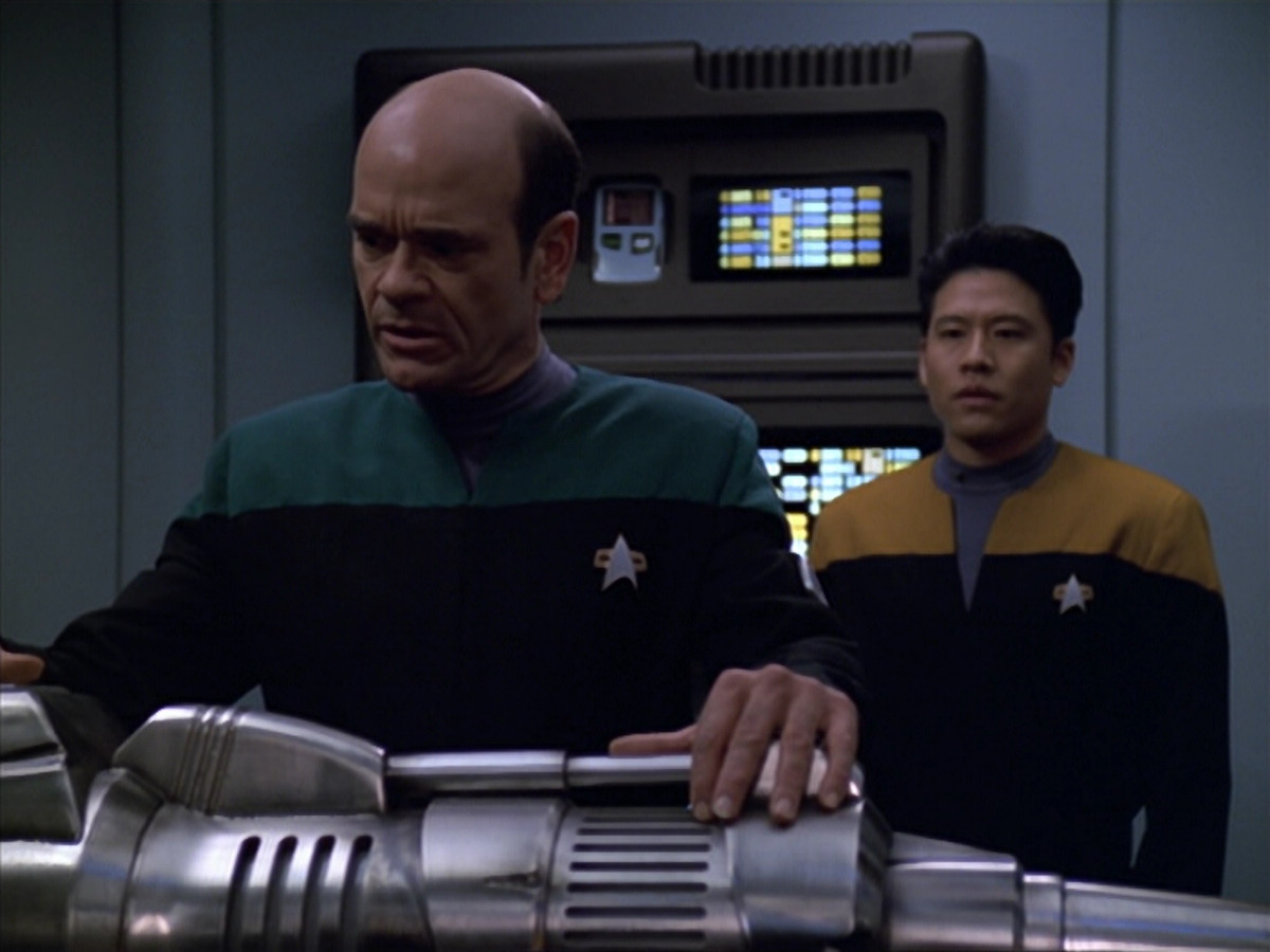 extant_StarTrek_VOY_5x25-Warhead_01392.jpg