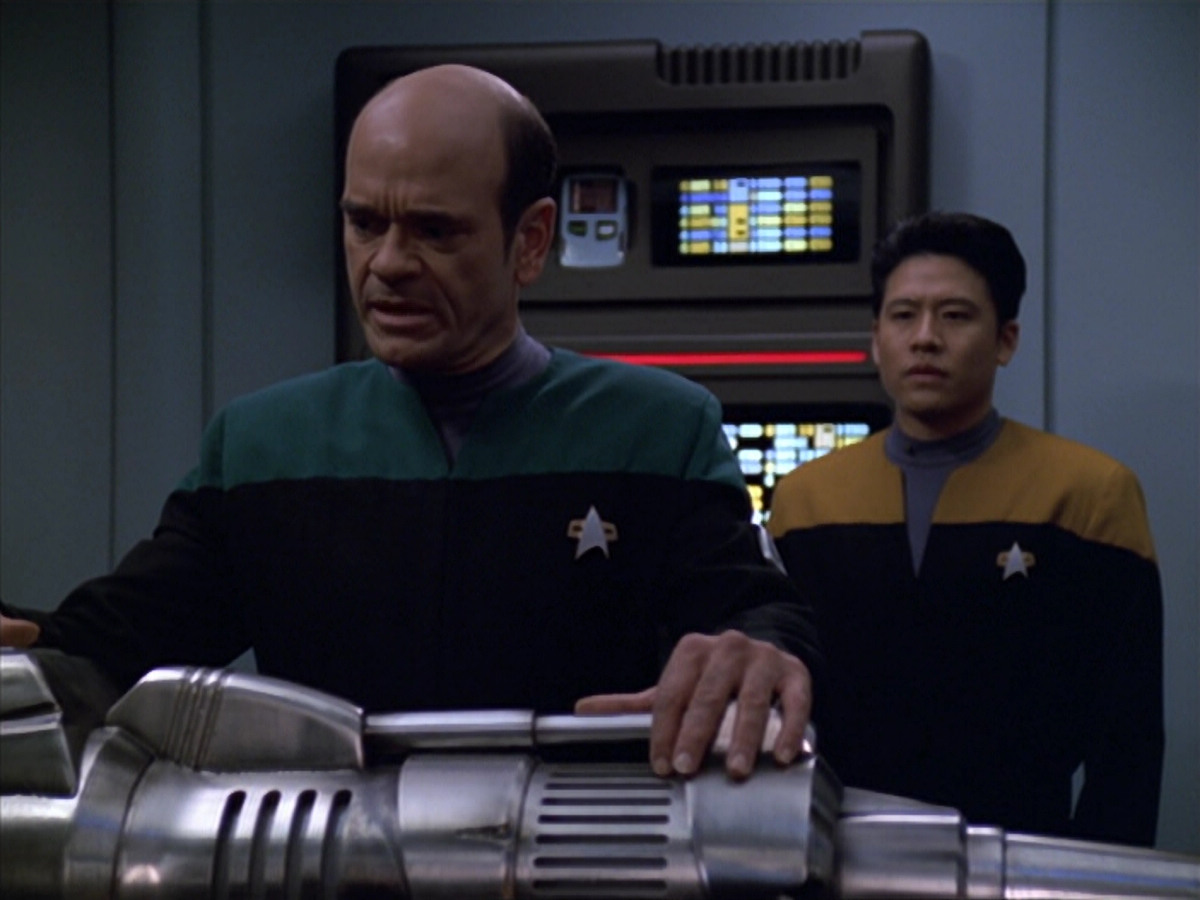 extant_StarTrek_VOY_5x25-Warhead_01393.jpg