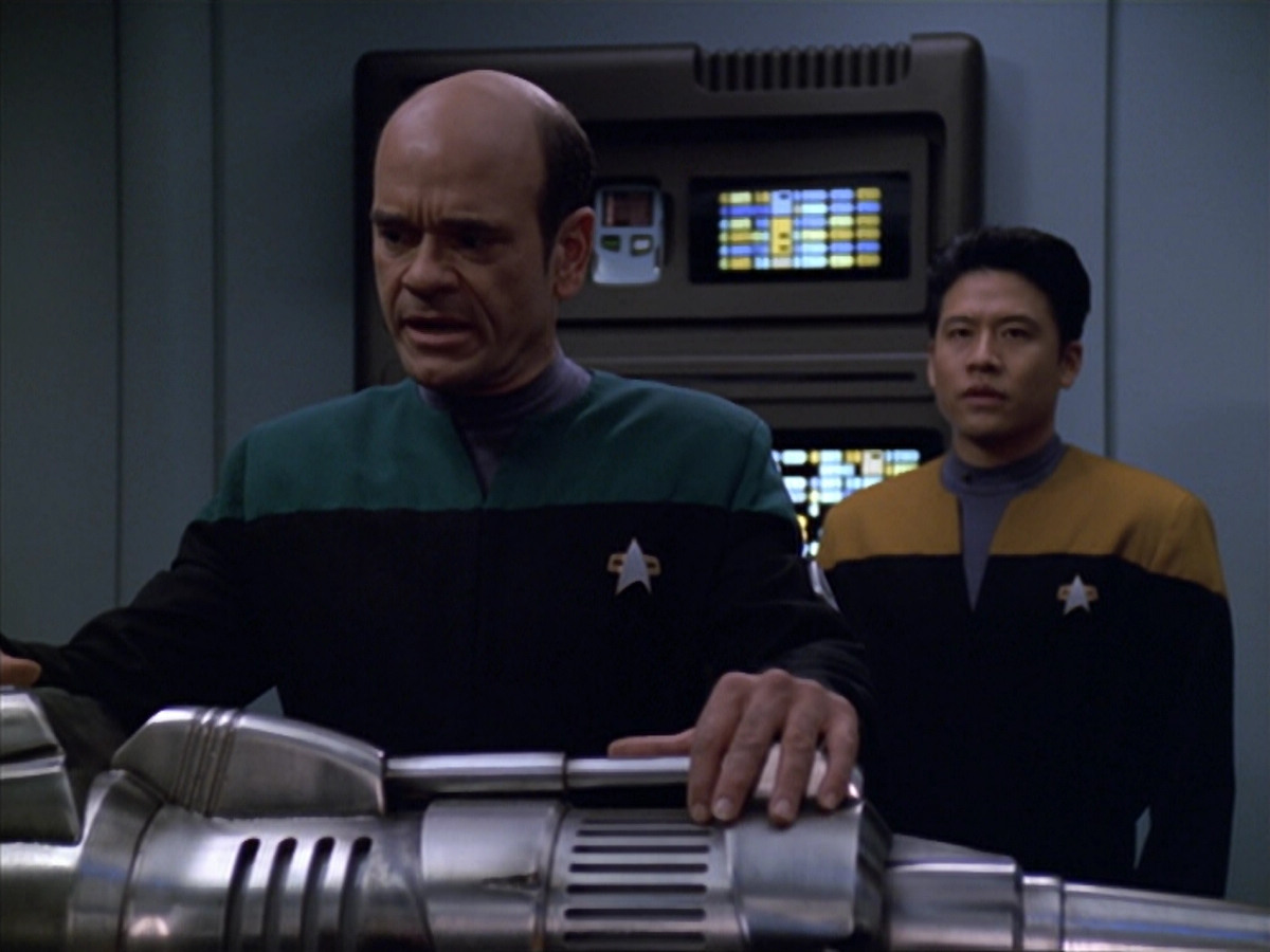extant_StarTrek_VOY_5x25-Warhead_01395.jpg