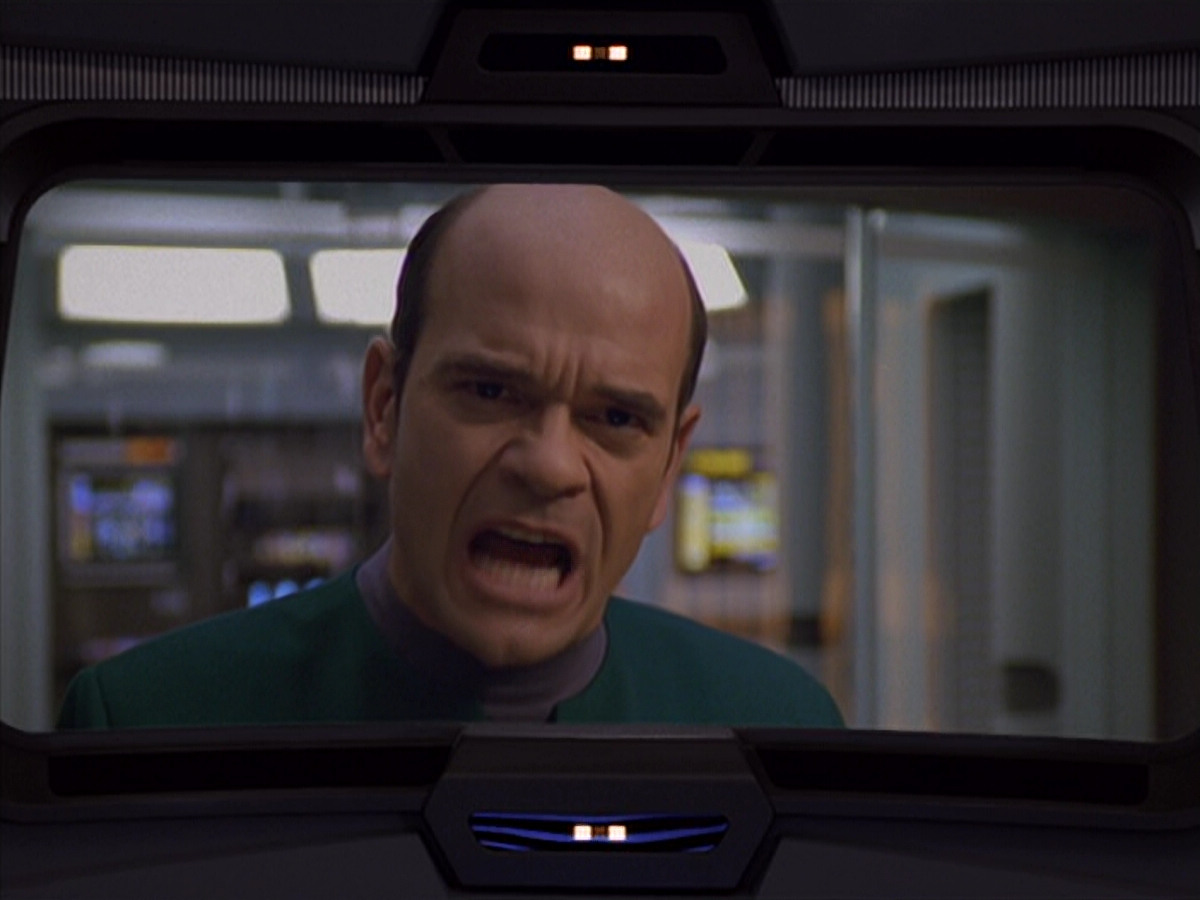 extant_StarTrek_VOY_5x25-Warhead_01525.jpg