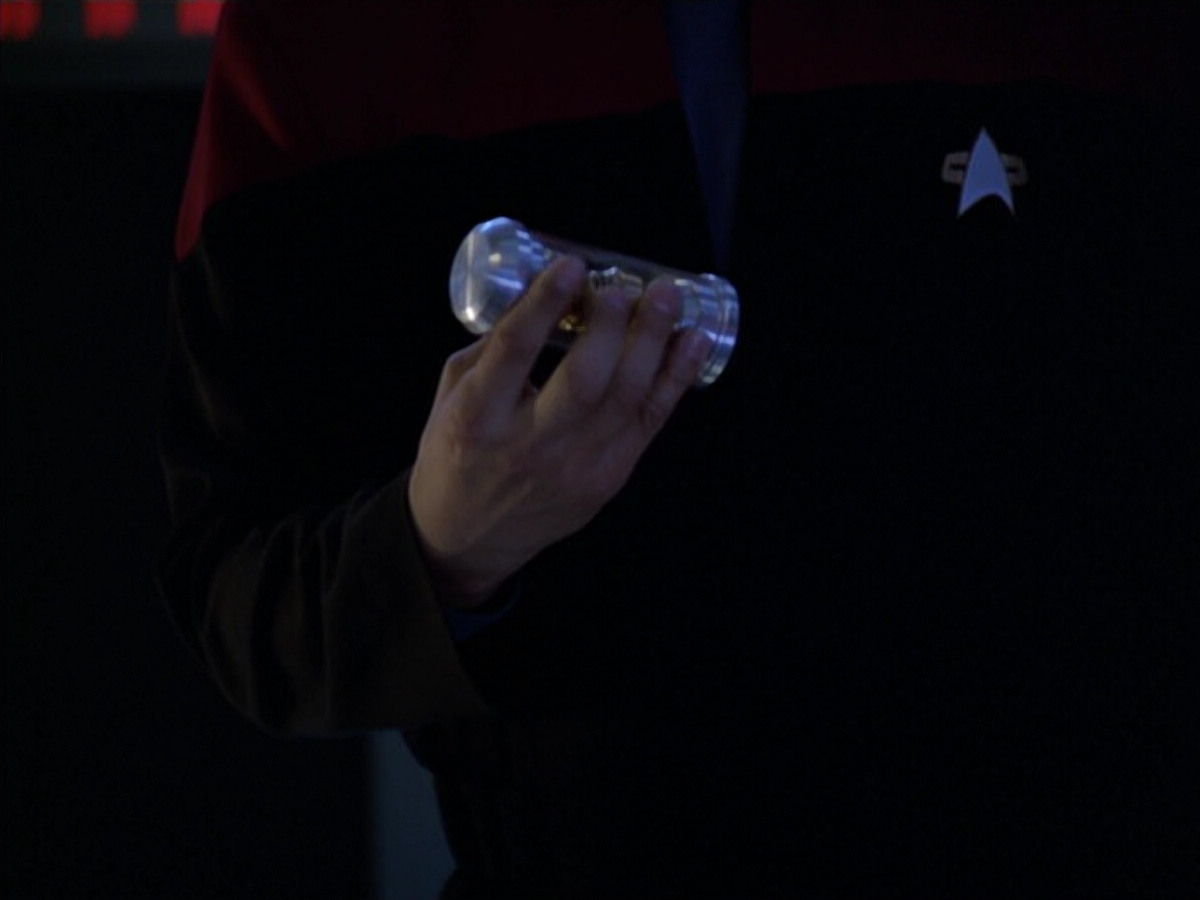 extant_StarTrek_VOY_5x25-Warhead_01629.jpg