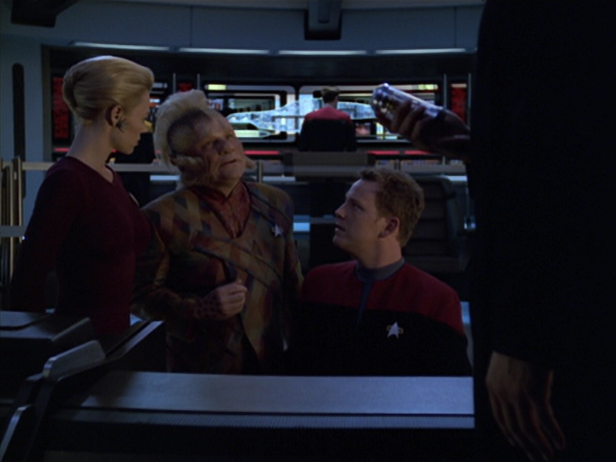 extant_StarTrek_VOY_5x25-Warhead_01637.jpg