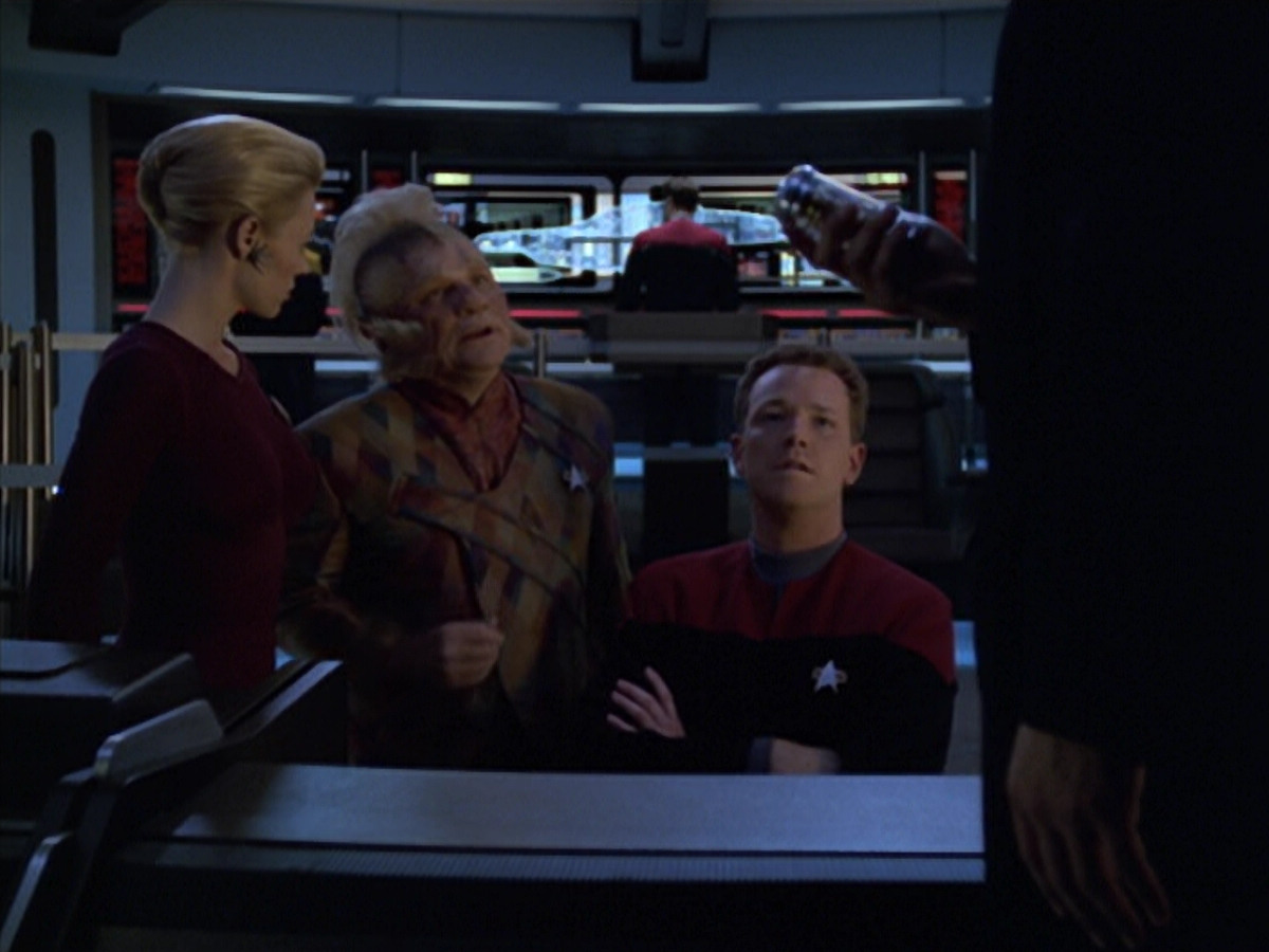 extant_StarTrek_VOY_5x25-Warhead_01640.jpg