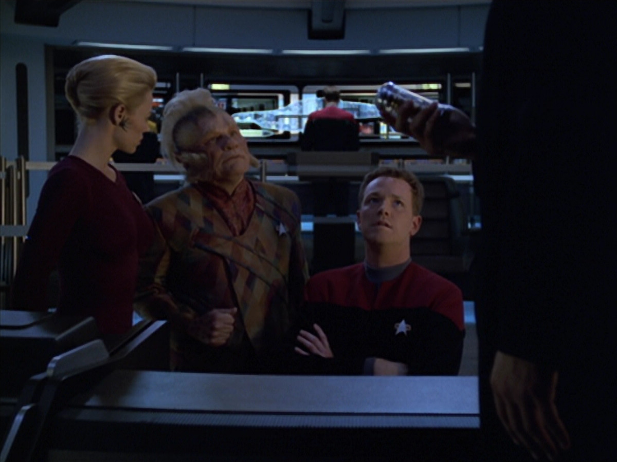 extant_StarTrek_VOY_5x25-Warhead_01641.jpg