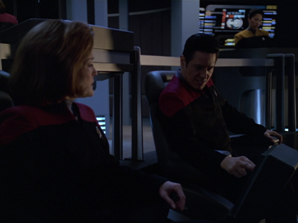 extant_StarTrek_VOY_5x25-Warhead_02260.jpg