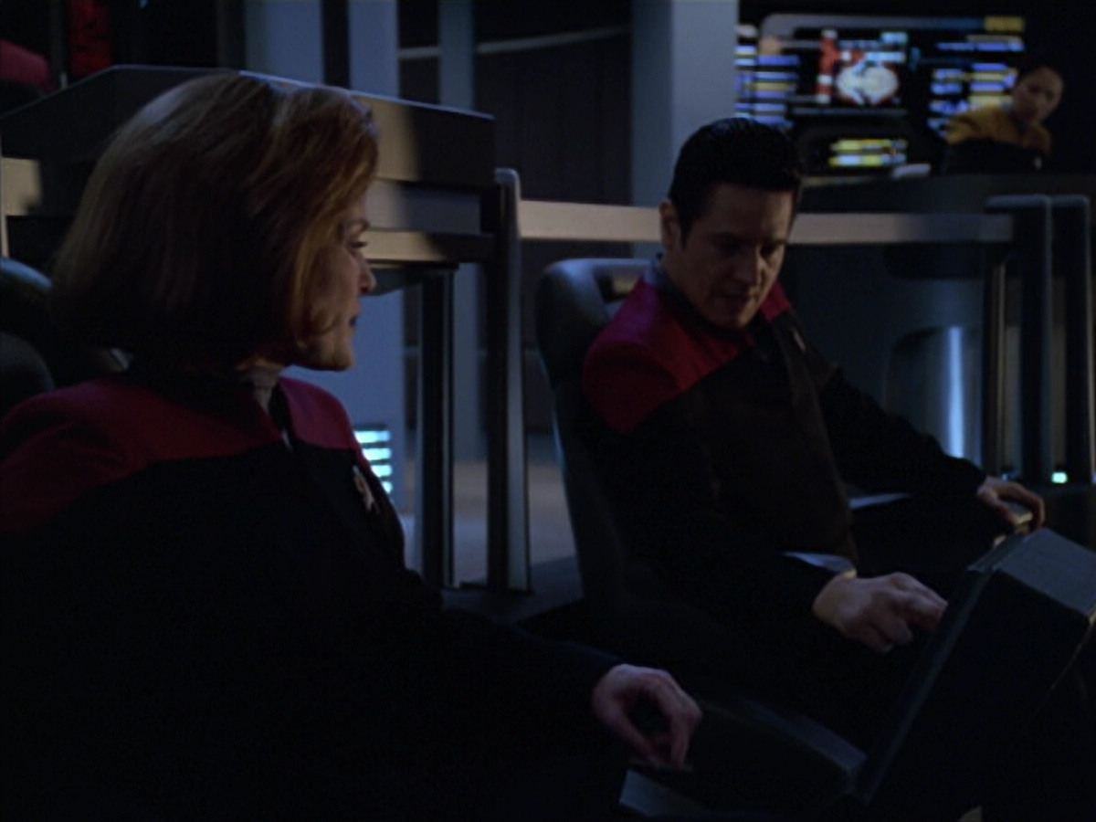 extant_StarTrek_VOY_5x25-Warhead_02266.jpg