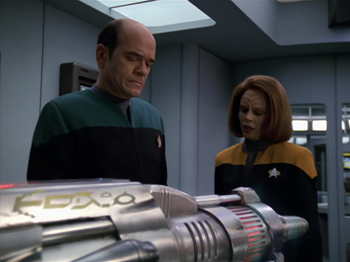 extant_StarTrek_VOY_5x25-Warhead_02276.jpg