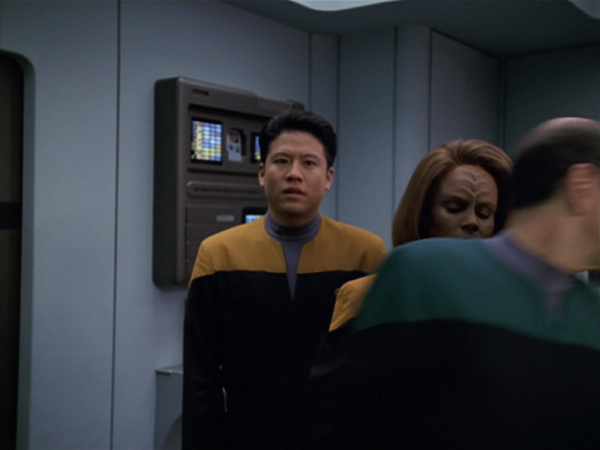 extant_StarTrek_VOY_5x25-Warhead_02307.jpg