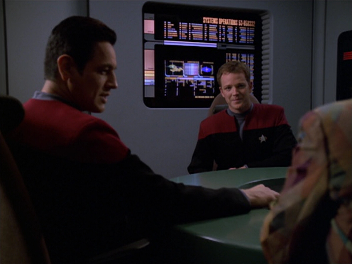 extant_StarTrek_VOY_5x25-Warhead_02433.jpg