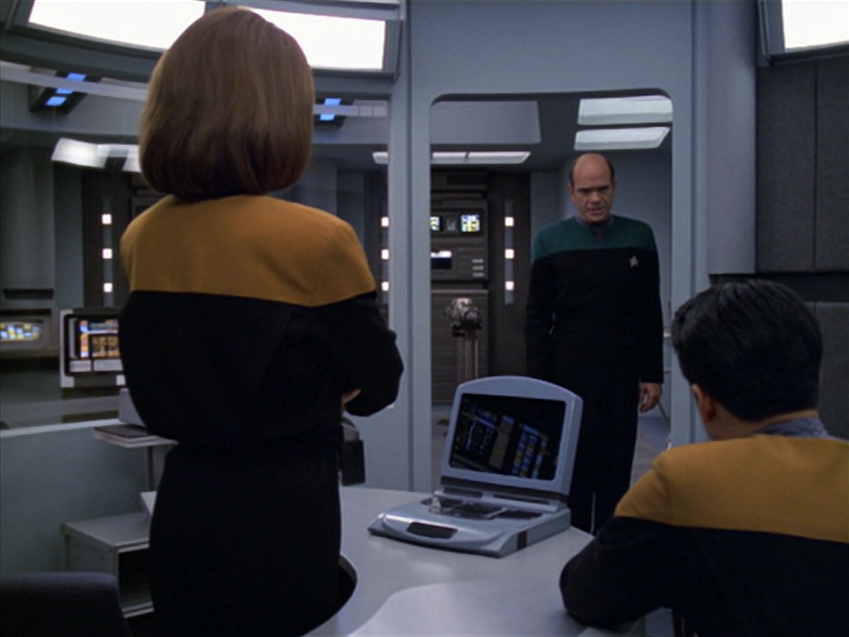 extant_StarTrek_VOY_5x25-Warhead_02520.jpg
