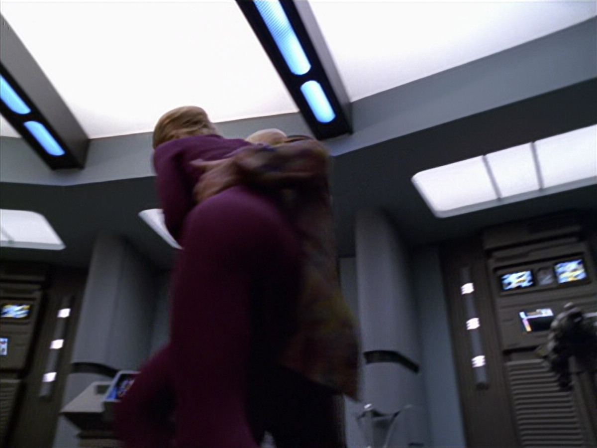 extant_StarTrek_VOY_5x25-Warhead_02975.jpg